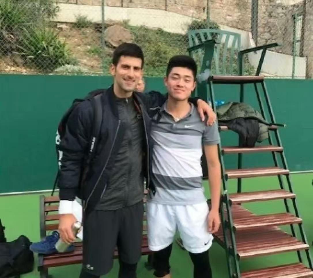 德约科维奇和🇨🇳吴易昺早期合影！网球talking大会温网2026