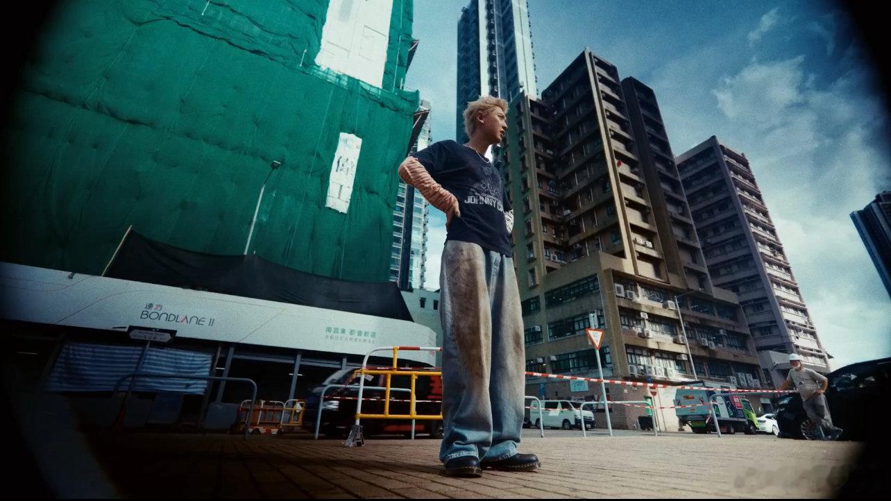 #朴灿烈新歌MV公开# 朴灿烈又有新歌mv啦！这个风格还挺适合他！ #朴灿烈新歌