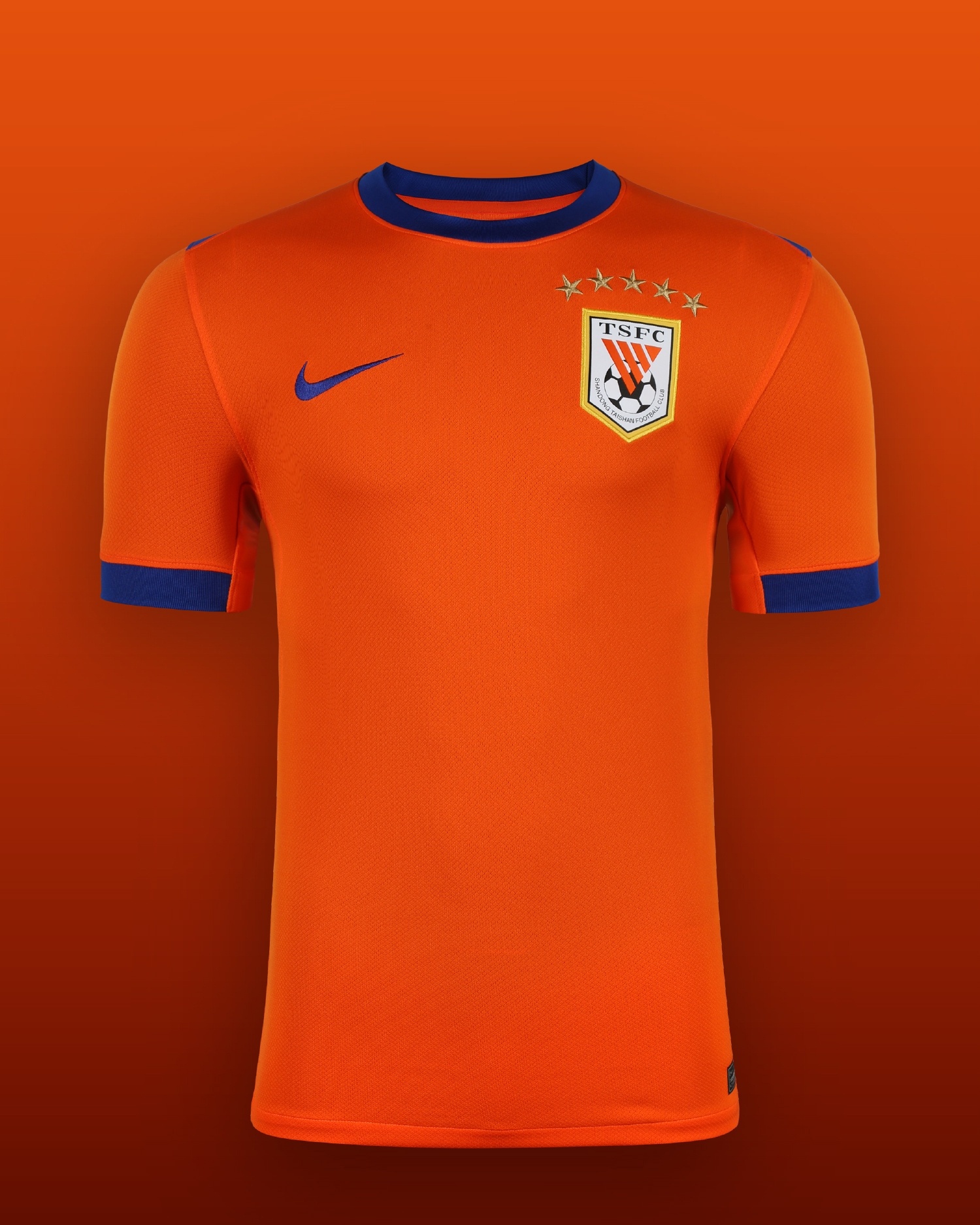 来了来了，马上来了！今晚9：00，鲁蜜之声抖音直播间为大家带来专场泰山队四款装备