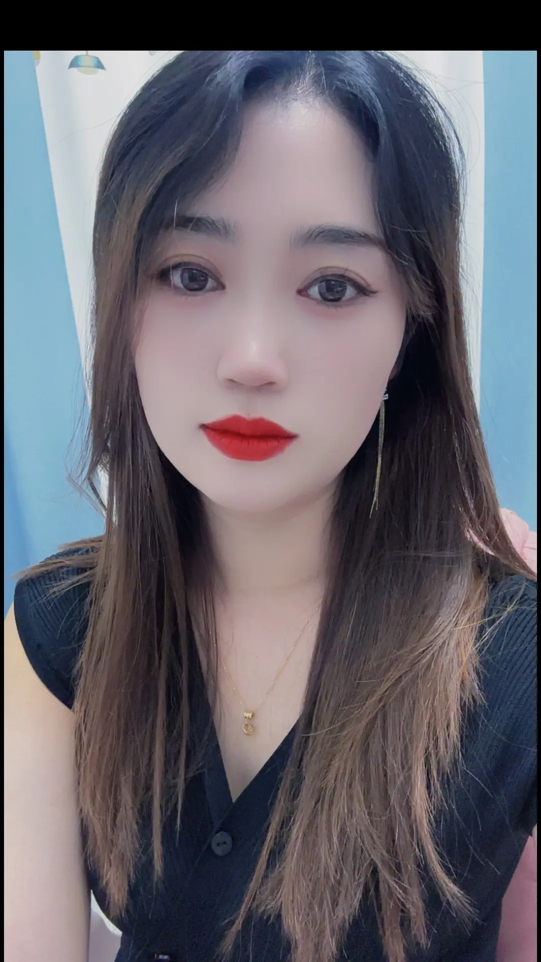 经历告诉我，什么都得靠自己，有苦自己吃，有伤自己养
