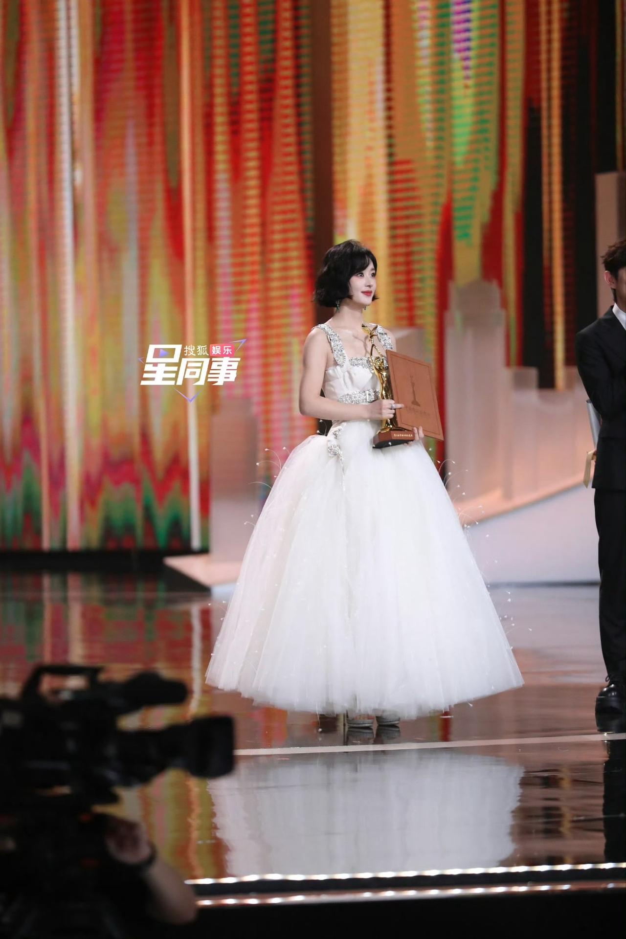 #看见音乐计划#配乐有奖 #赵丽颖二封金鹰视后《风吹半夏》拿下第32届金鹰奖最佳