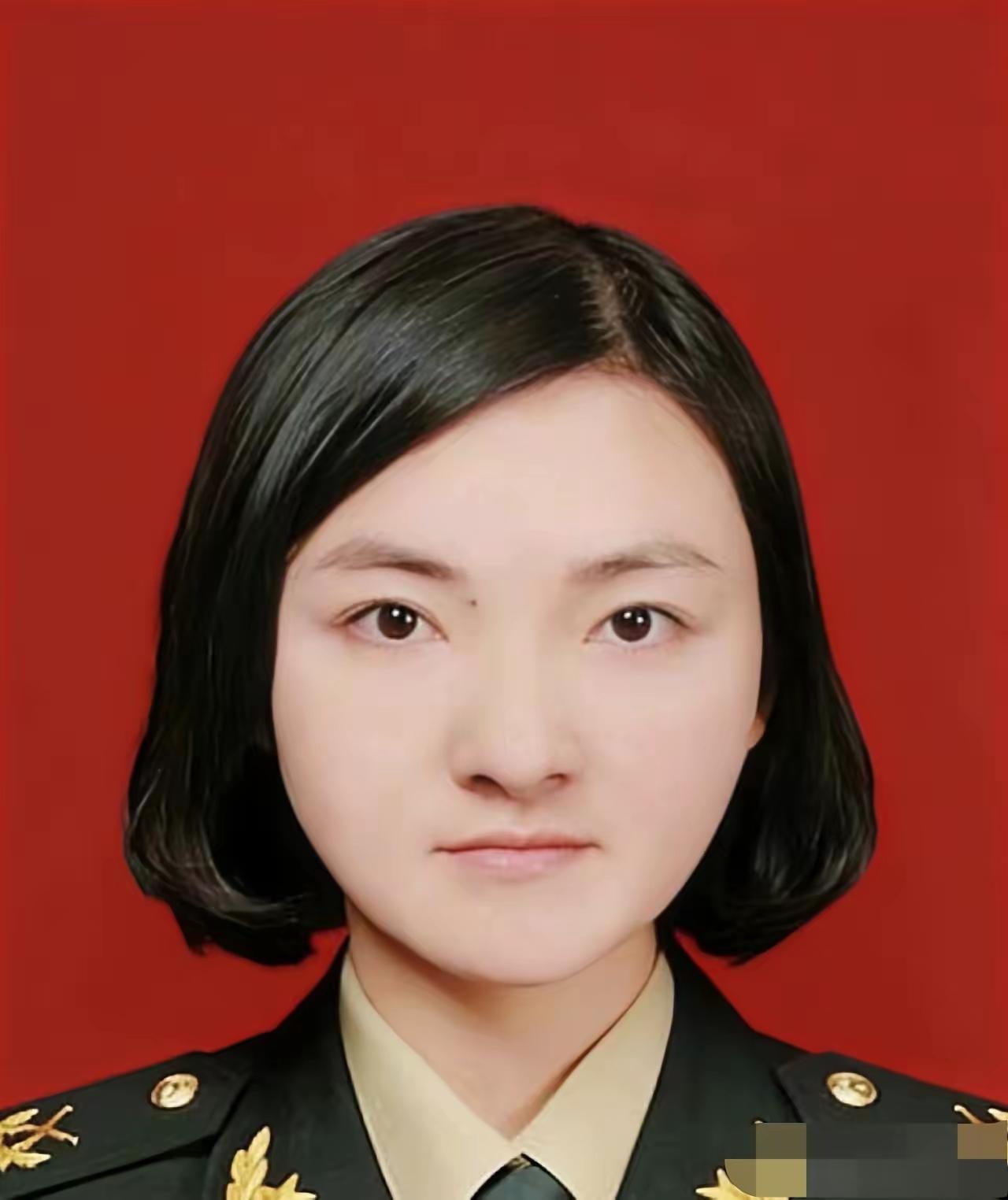 很多人只知道滕代远是平江起义的元勋、新中国铁道事业的奠基人，却少有人知道，他的妻