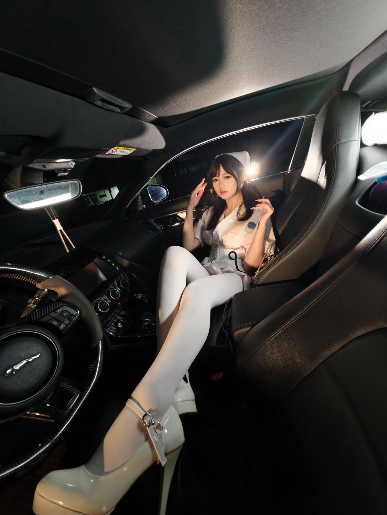 姐姐的腿不是腿 好身材好气质 酷酷的小姐姐 拍照姿势 豪华座驾