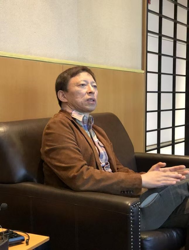 【张朝阳称AI内容存在塑料感】张朝阳称AI替代不了真人互动8 月 7 日消息，据