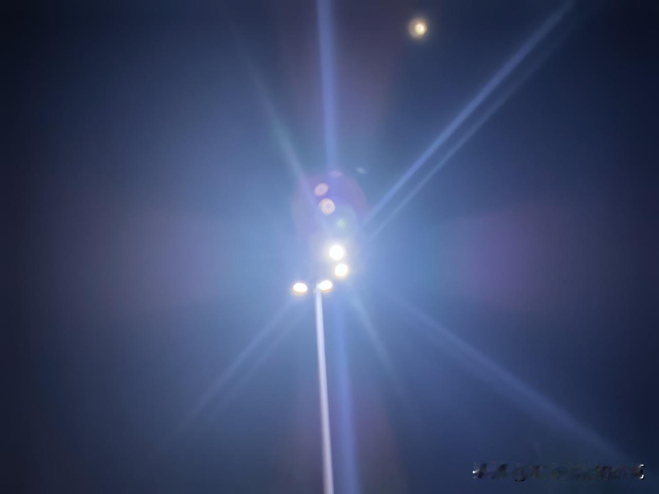 霓虹灯，好美！