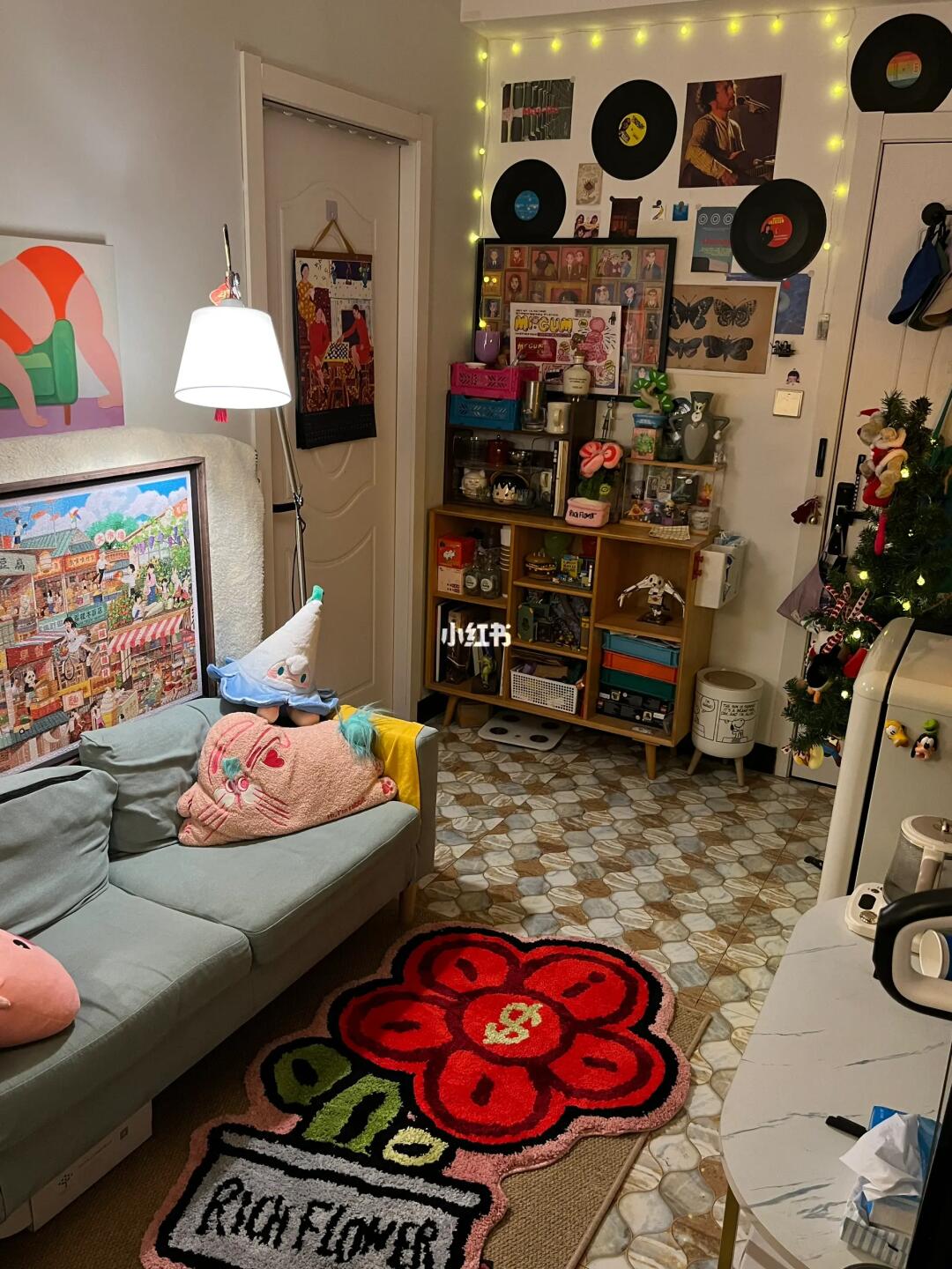 满满当当的三十平出租屋