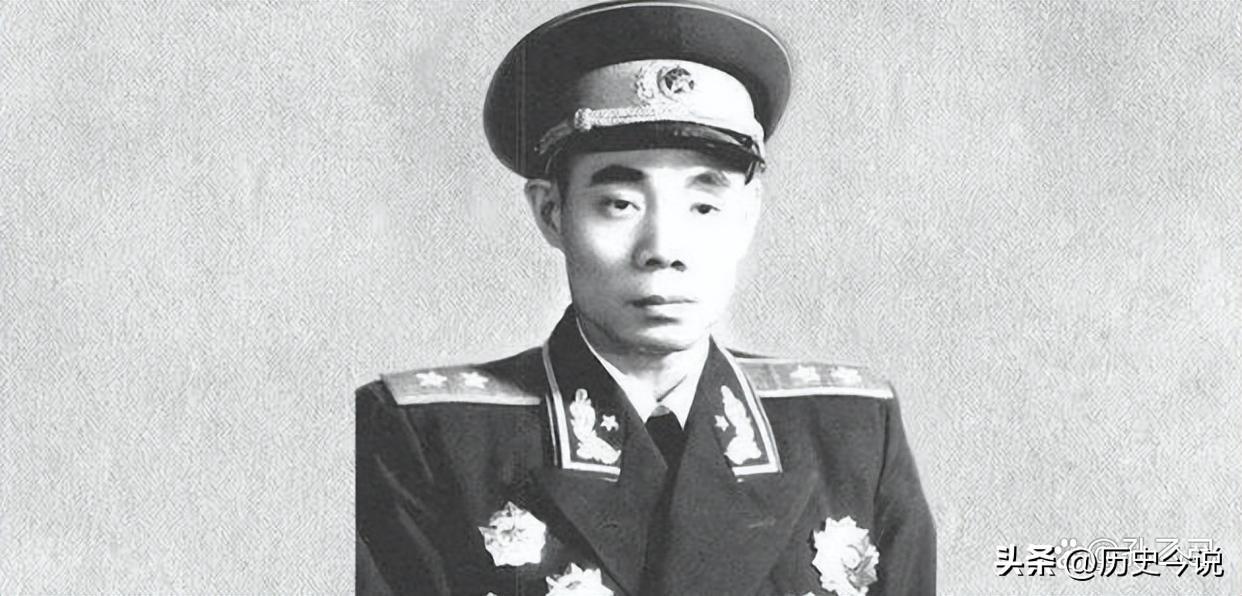 1961年吴信泉全家福：总理笑称航母编队，12子女靠俭朴立身成才
 
阅读此文前