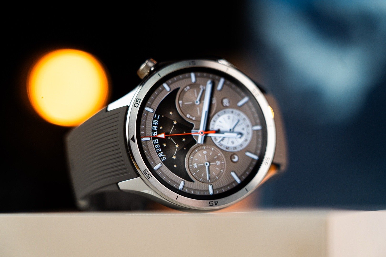 OPPO Watch X2系列理想定制款，有标准版有mini版一大一小，银色边框