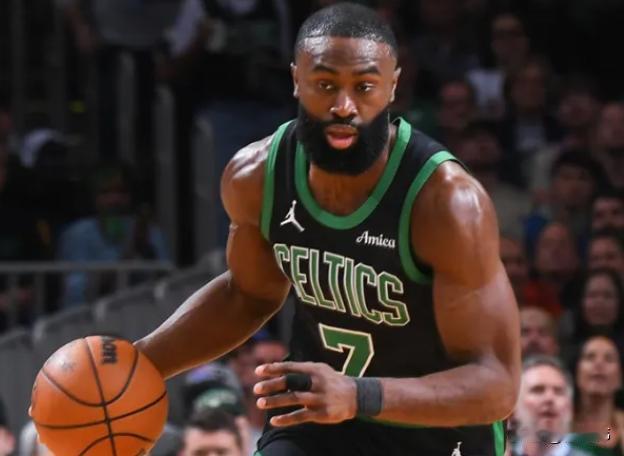 你认同吗？霍里谈杰伦布朗：

“本赛季的MVP。”

“我给杰伦布朗。”

“赛