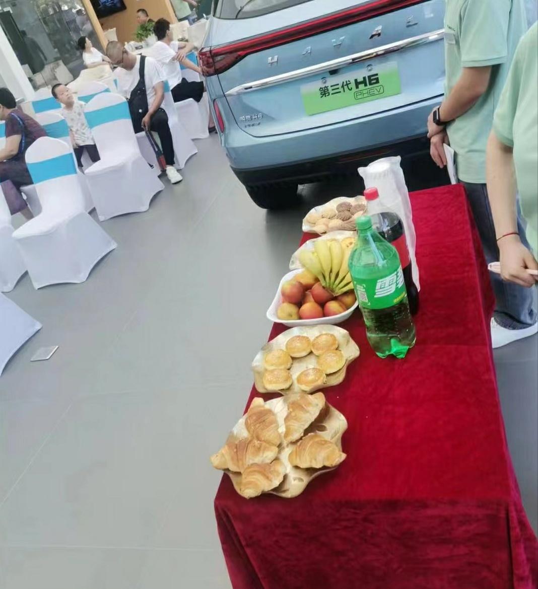 近两年来，长城汽车进入到了转型阵痛期，轿车业务缺失的弊端也愈加显现，以至于在销量