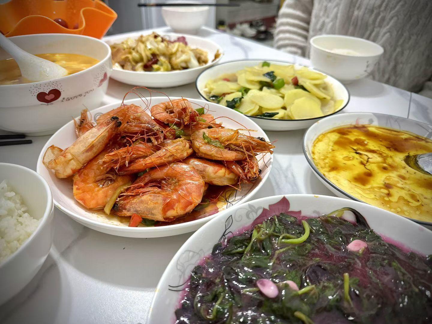 吃原型食物吃原型食物，就是选少加工、接近天然的食材。新鲜蔬果、原味坚果、杂粮薯类