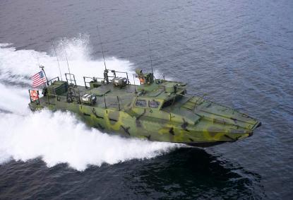 CB-90级快速突击艇：北欧“海上尖刀”的致命美学

【钢铁巨浪中的幽灵】
凌晨