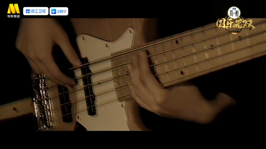 李宇春站在莲花里唱rap李宇春这版哪吒有点拽谁能想到哪吒曲目还能这么改编，传统国