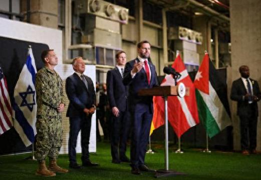 本以为美伊在巴基斯坦的和谈是奔着停战止战去的，结果没聊几句，一张藏在台面下的牌直