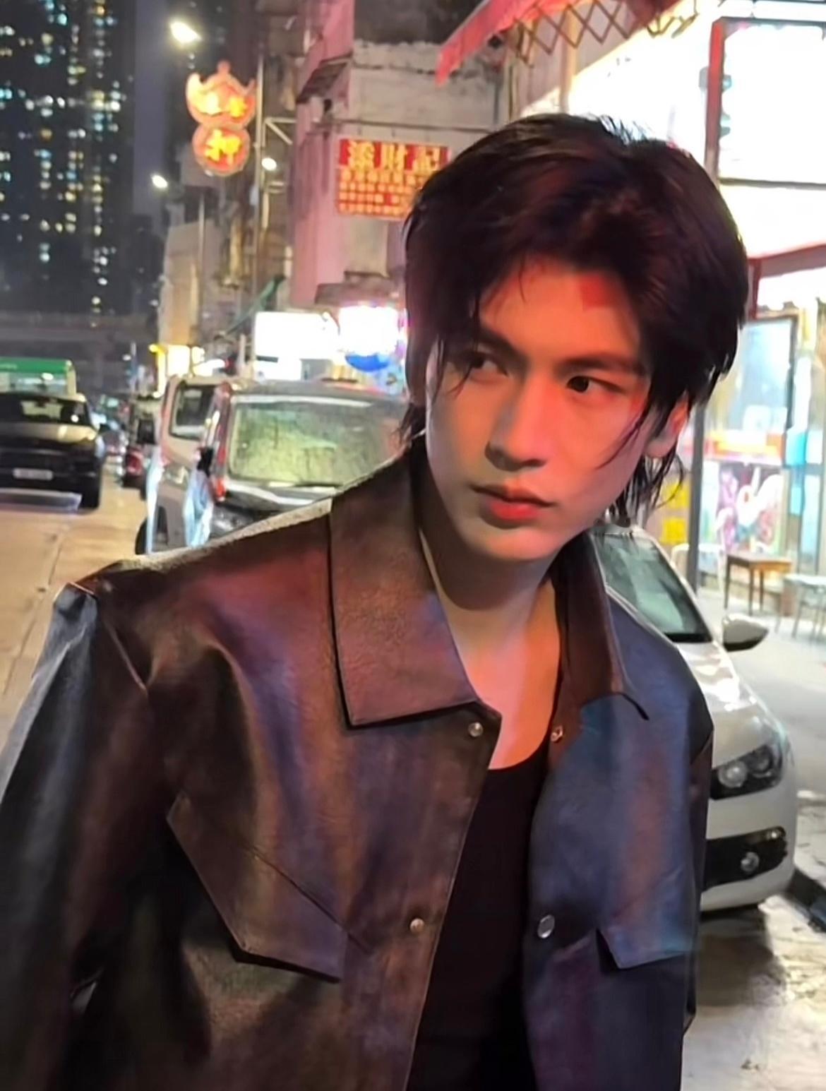 张凌赫狼尾造型look～ 