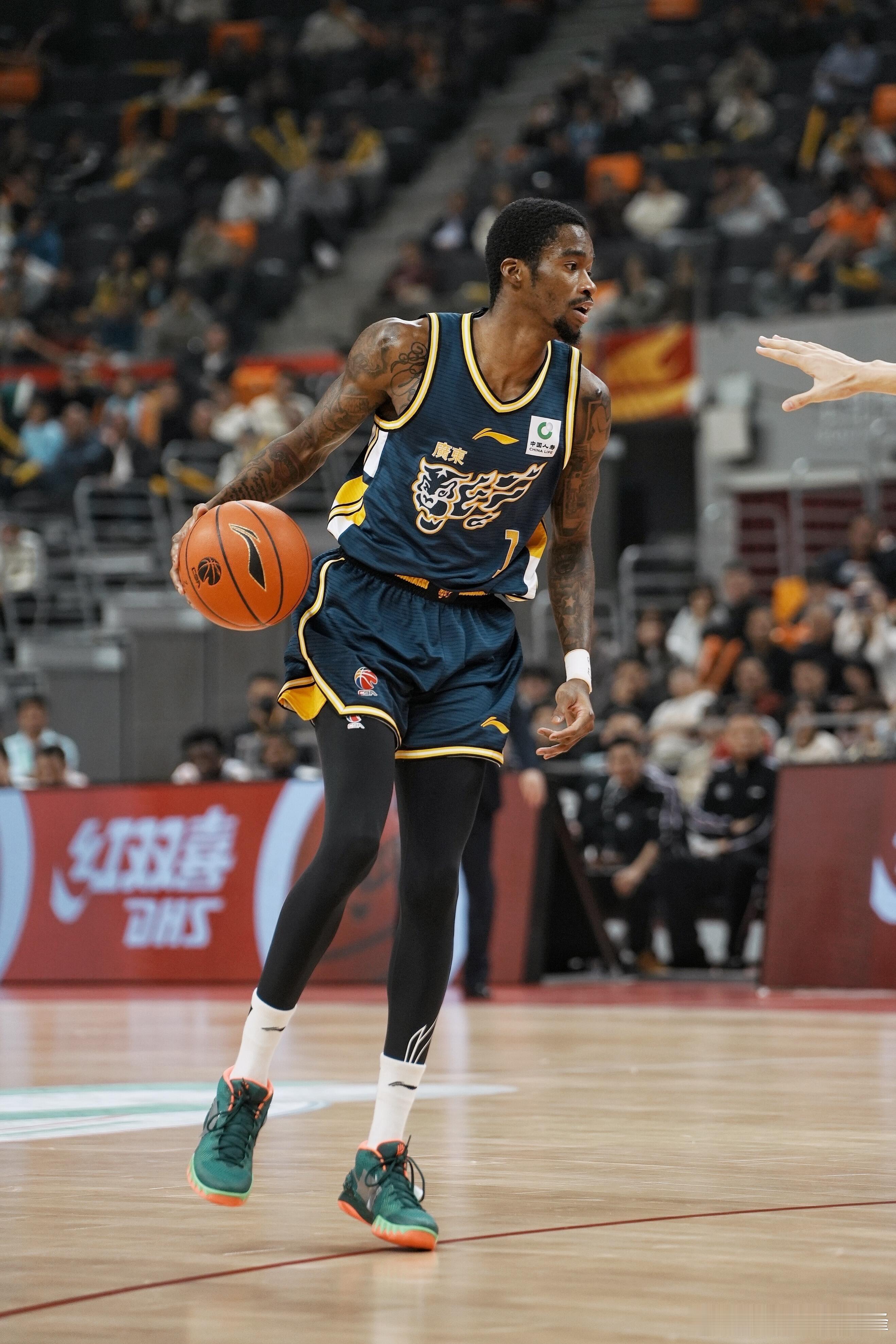 广东男篮vs上海男篮【广东外援有话说】萨姆纳：“还是篮板球是关键点，很多场球如果