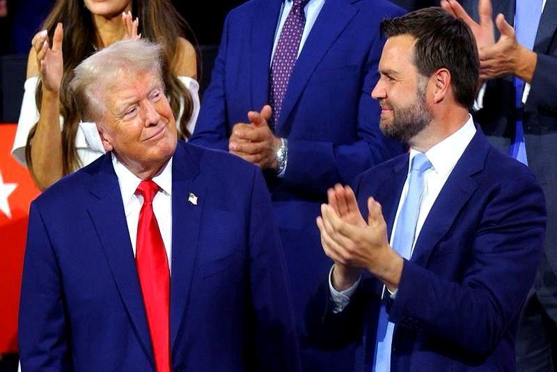 白宫变单口相声现场！特朗普调侃万斯，网友评论笑不活了
 
最近北京电影节办得火热