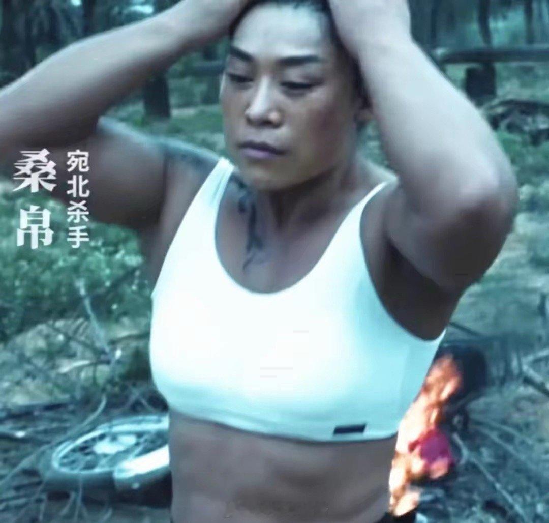 《扫毒风暴》两女杀手火了！健美冠军和成龙女弟子，男人自愧不如 ​​​