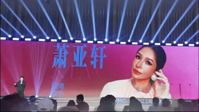 曝陈奕迅带女儿上音综国粤无双终于等到陈奕迅父女同台，《国粤无双》集齐实力与热度，