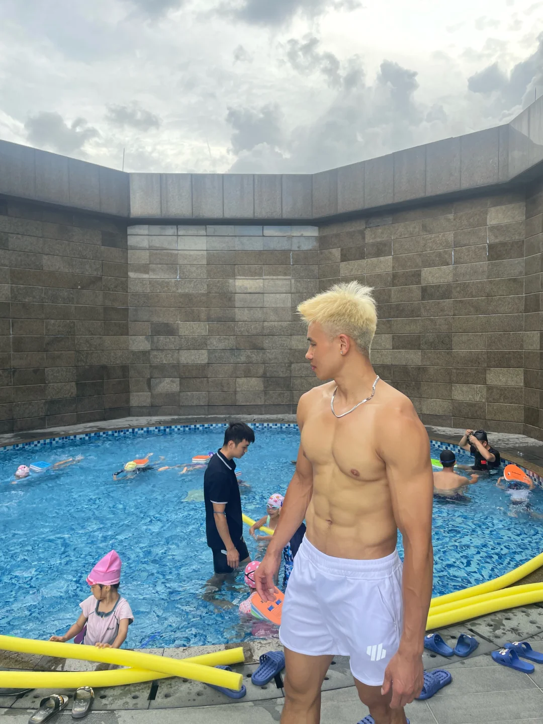 今天游泳look 🏊