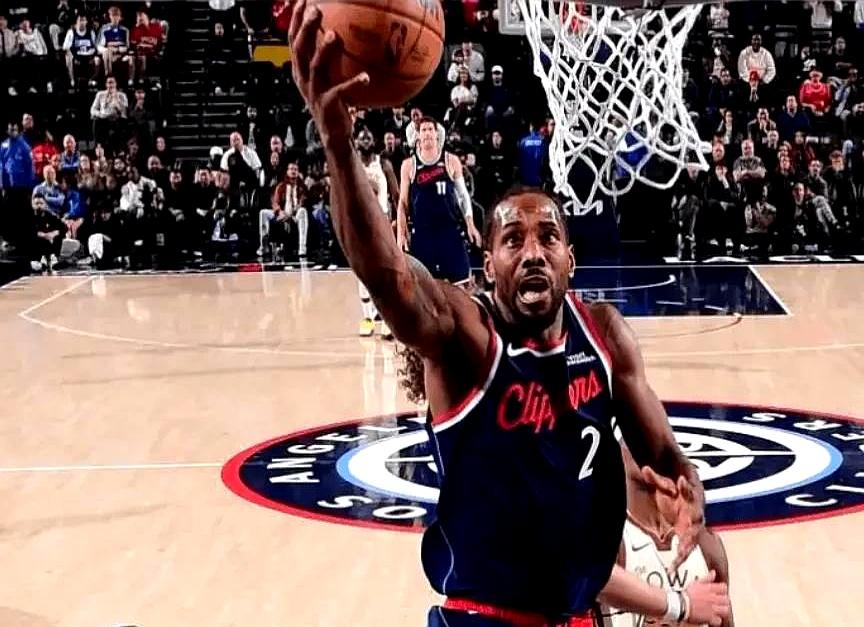 祖巴茨脚踝一歪，快船反倒六连胜。
 

球迷乐了：没你更好？
 

别急，绿凯和