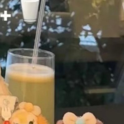 0000允许自己暂时落后，不必追赶别人的节奏。每个人花期不同，专注深耕自身所长，