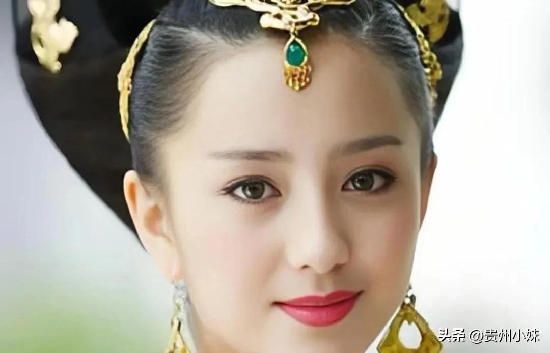 古时，一个80岁的瓜农看上了官爷18岁的女儿，官爷破口大骂老瓜农，还说想娶他女儿