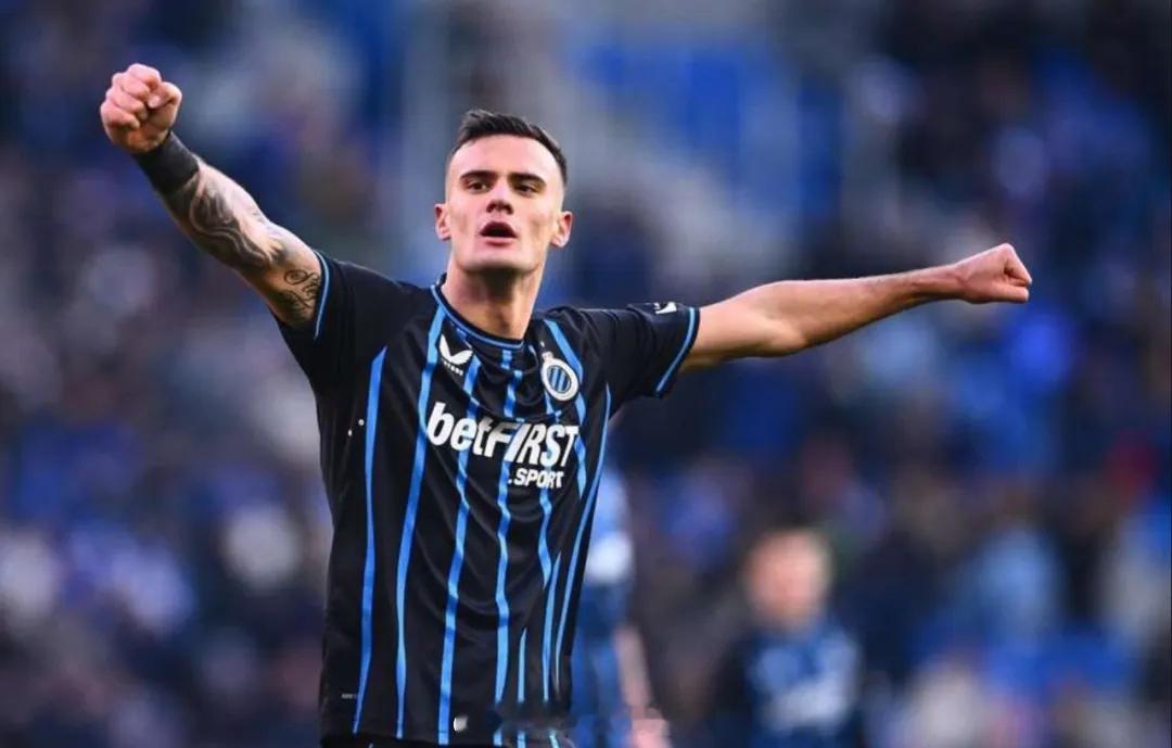 目前效力于布鲁日的中场新星斯坦科维奇接受意大利天空体育采访时表示，他希望重返国米