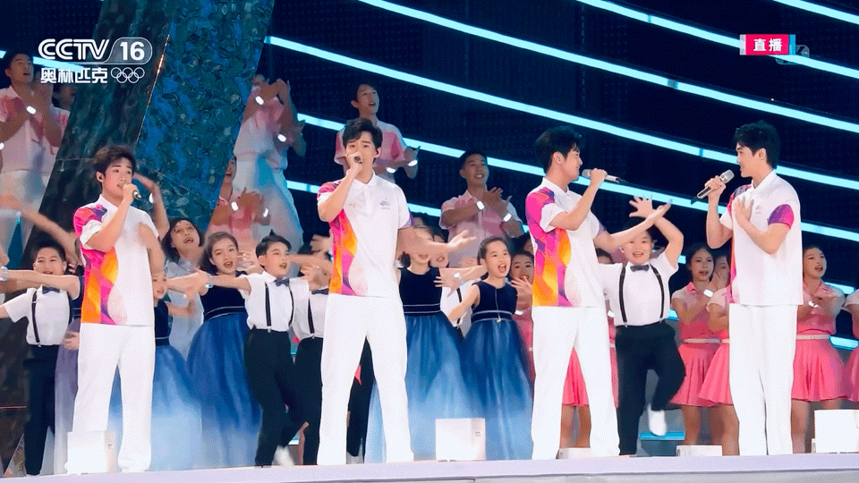 感谢亚运会开了一个好头！

重大活动中也不一定非要流量和明星，最后唱歌的这四个小