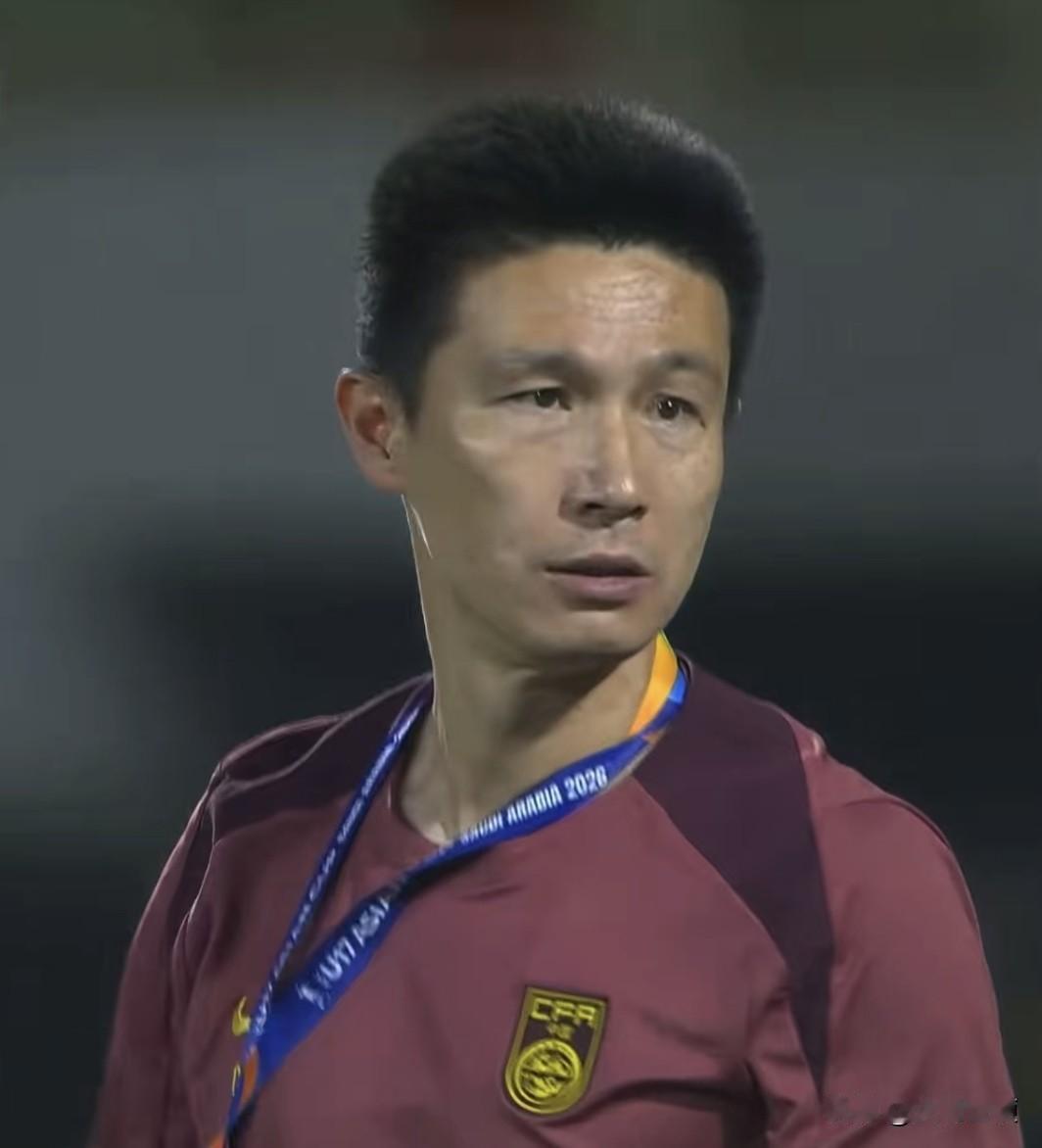 专业的眼光！U17国足助教曹阳公开力挺潘朝伟，直接打脸马德兴和网红青训信徒[赞]