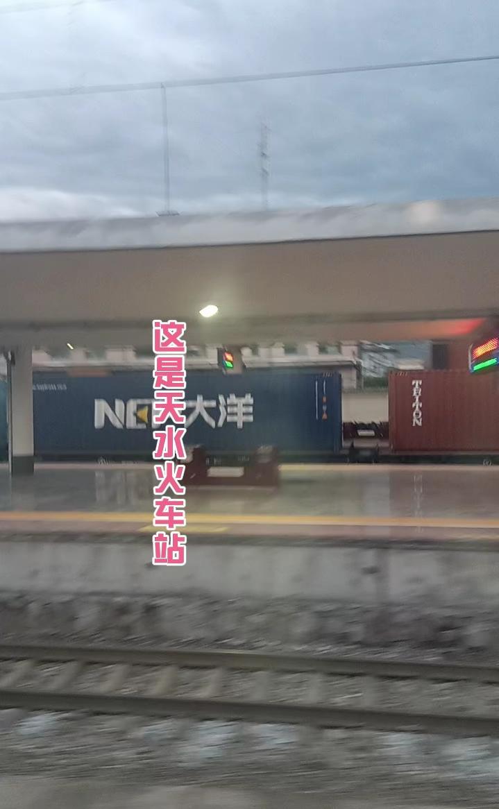 谦虚点。