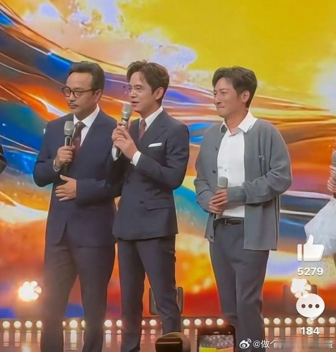 李维嘉何炅相拥而泣李维嘉回归湖南卫视 李维嘉回归湖南卫视超暖！与何炅相拥而泣，观