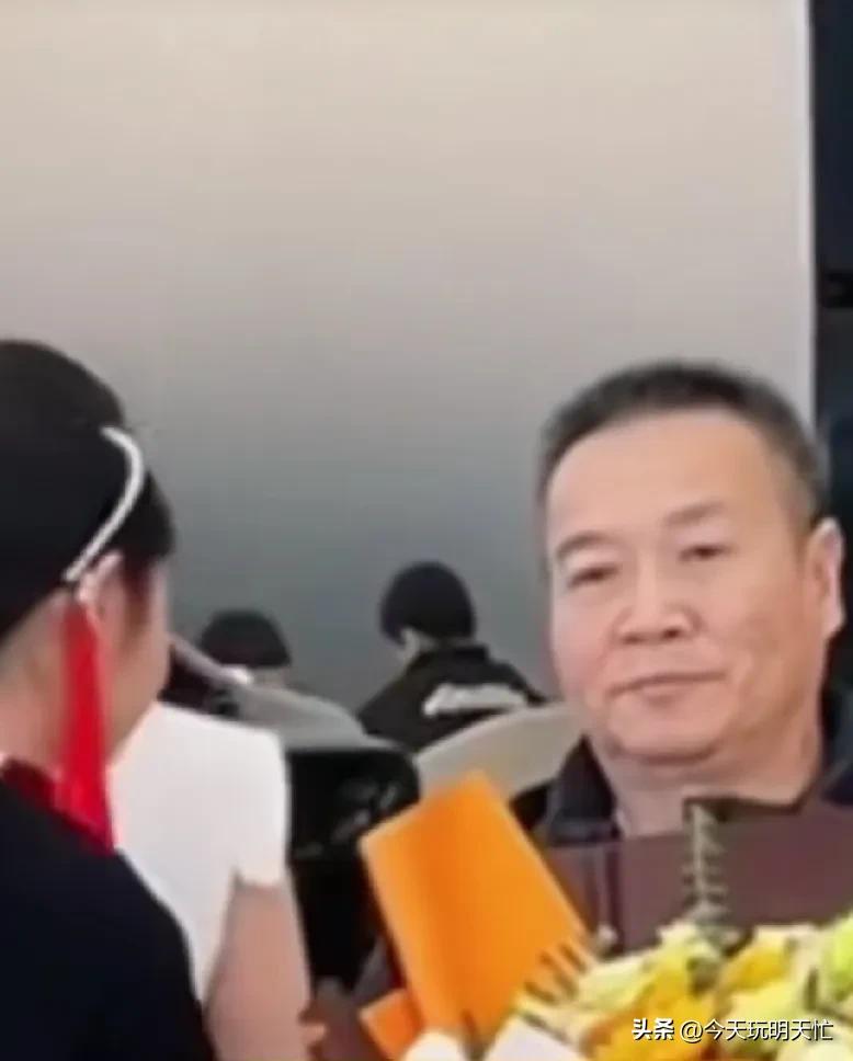 吐槽孙颖莎父亲开豪车奢侈？莎莎一番实话，听完好多人羞愧了
 
总有些闲人盯着运动
