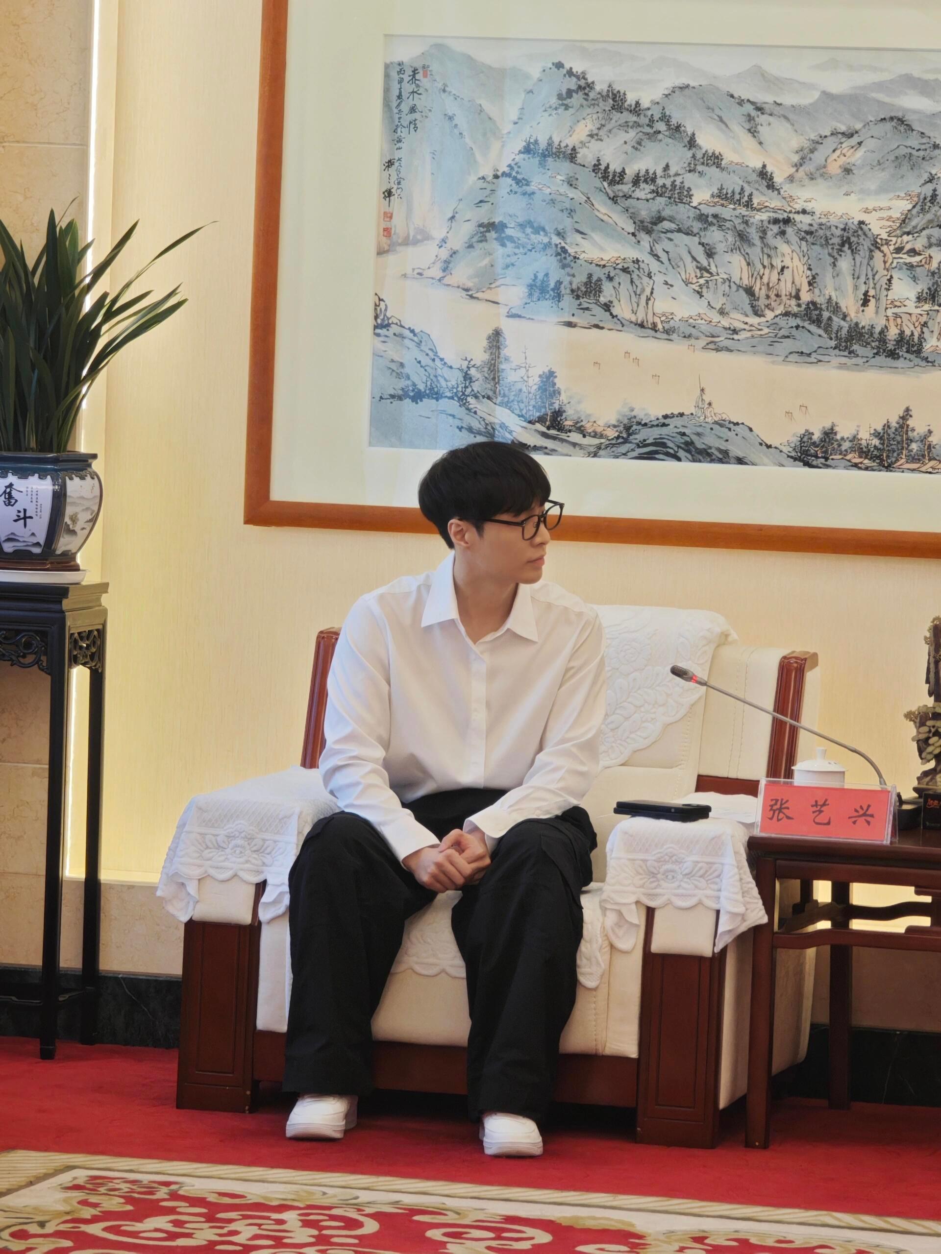 去年的一心哥哥 好乖啊 