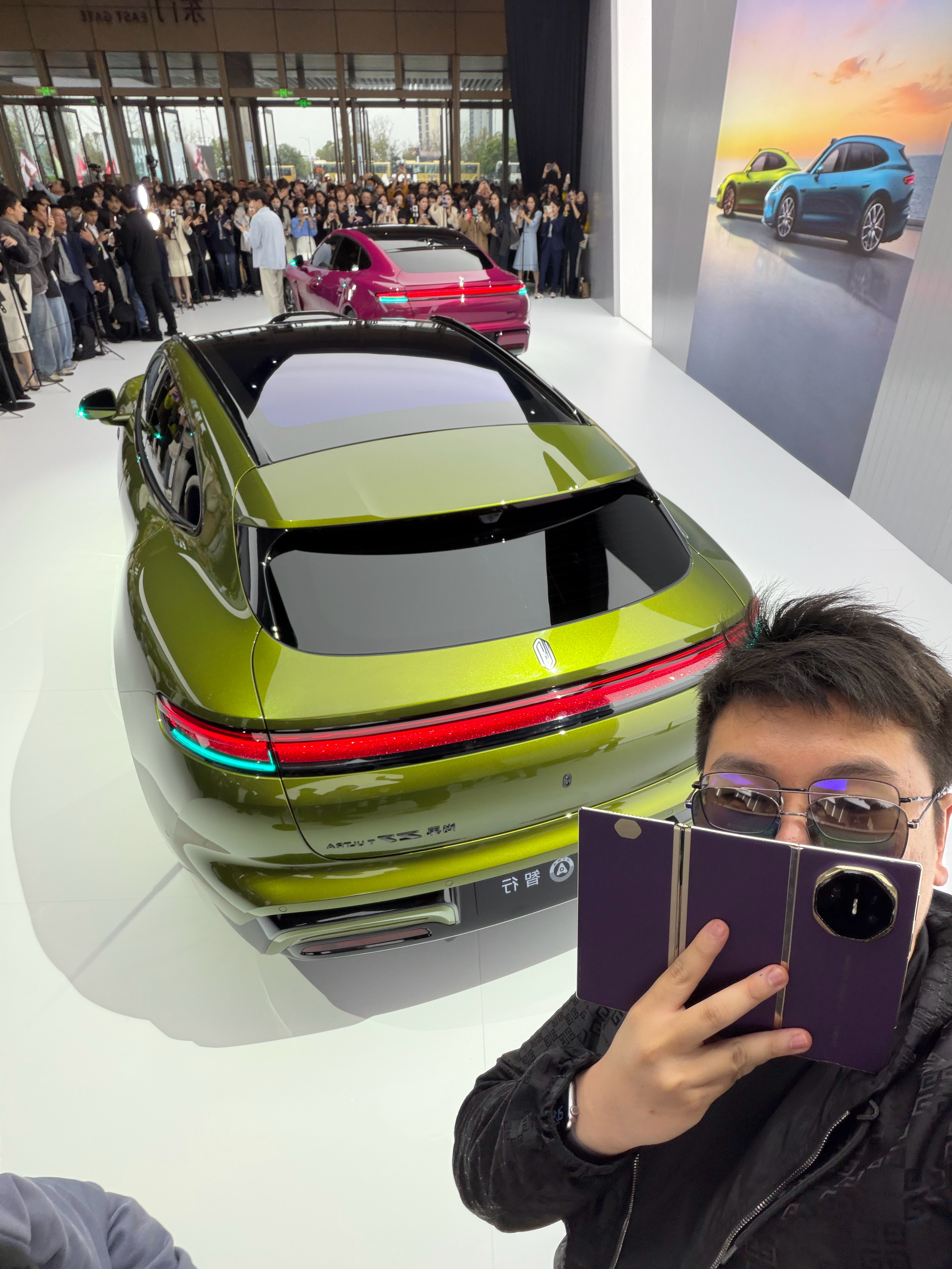 全网首发尚界Z7实拍图这外观你打几分？依旧三折叠水印华为春季全场景新品发布会