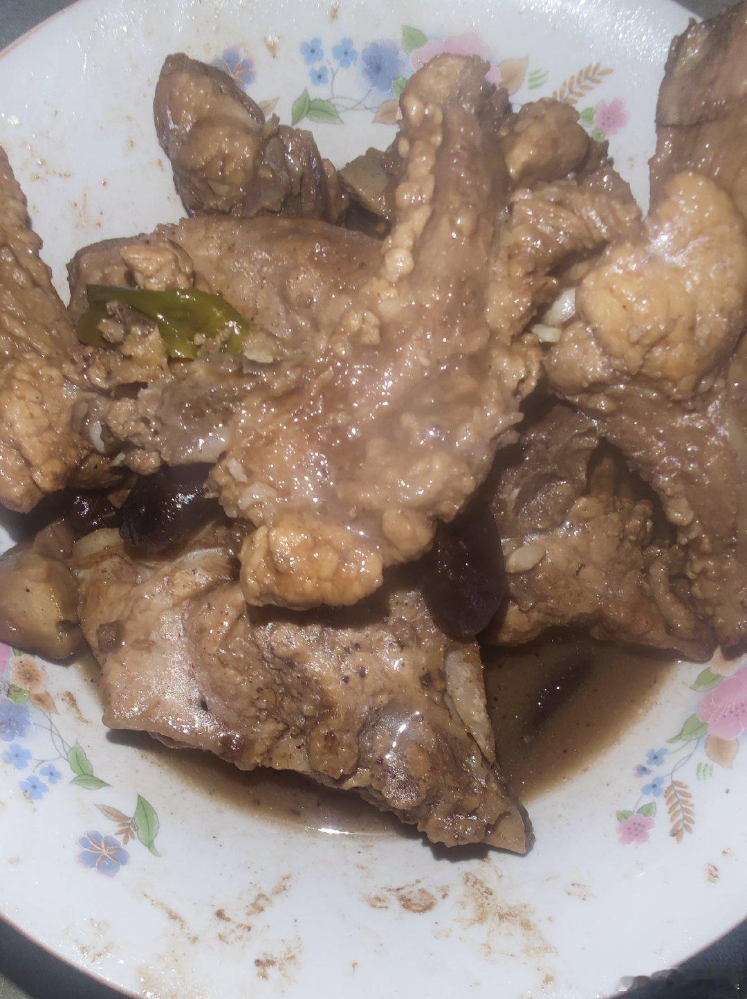 老爹做的酱排骨，卖相虽不好，但好吃(っ˘ڡ˘ς) ​​​