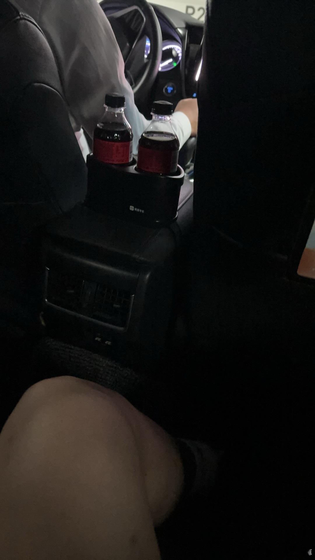 北京打车都升级成可乐了，那想喝水的咋办。 ​​​