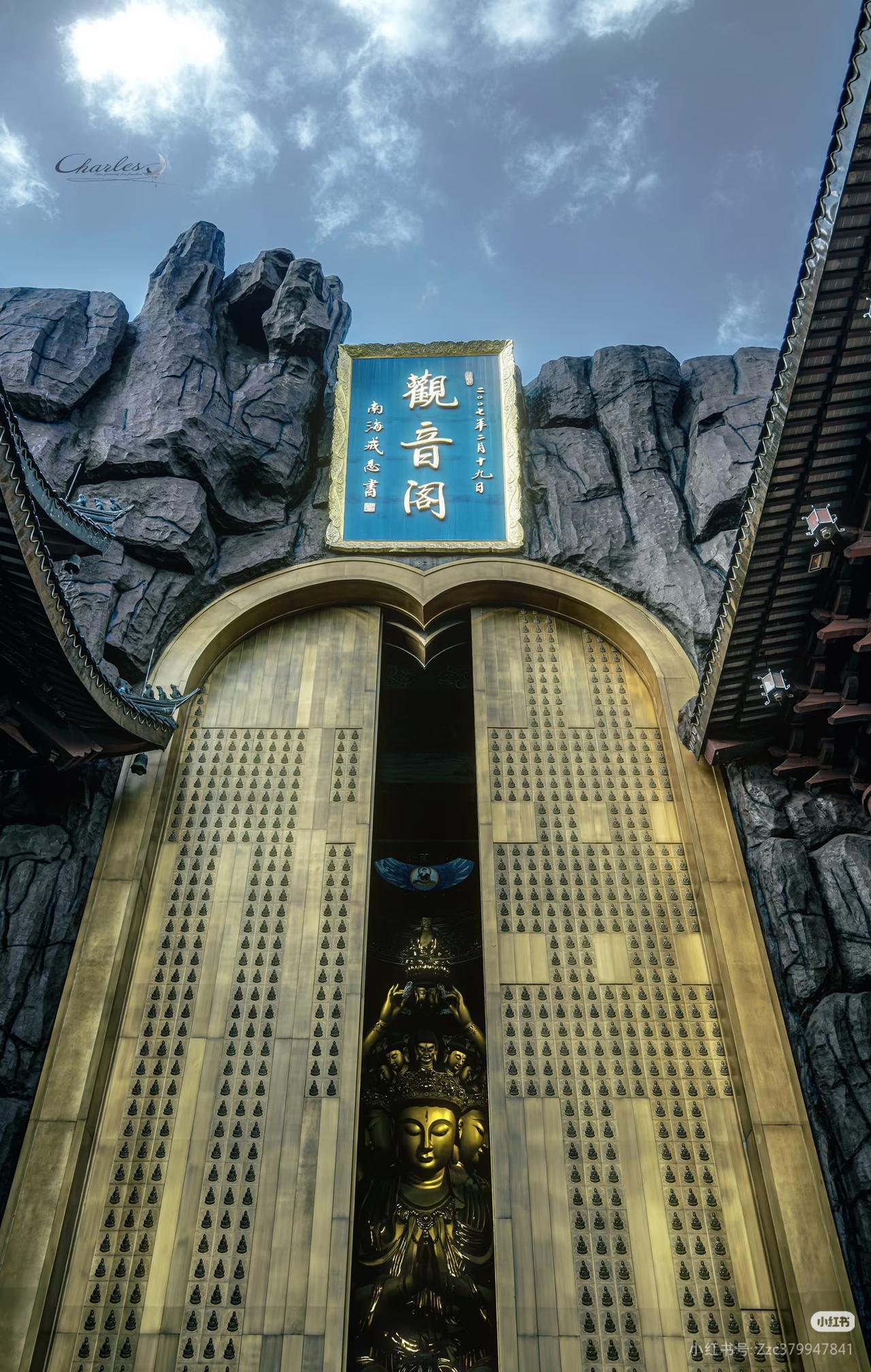 上海魔幻现实主义寺庙❗获三项吉尼斯纪录
欢迎来到猹猹城市旅行  栏目，不能出上海