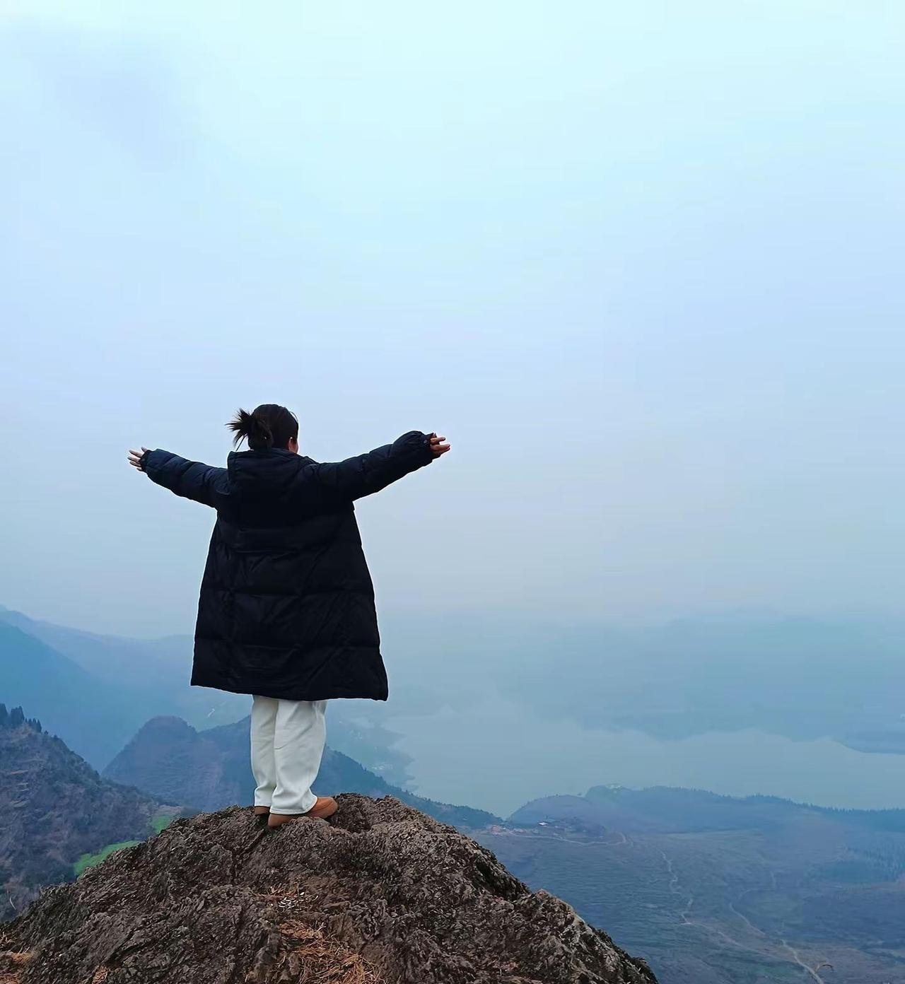 如果生活不得劲，那就来爬山，爬完浑身得劲！如果没人疼，那就来爬山，爬完全身哪哪都