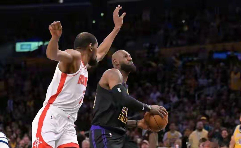 老詹砸烂数据模型炸裂！湖人两连胜砸烂数据模型，老詹控场封神，新三驾马车太硬了季后