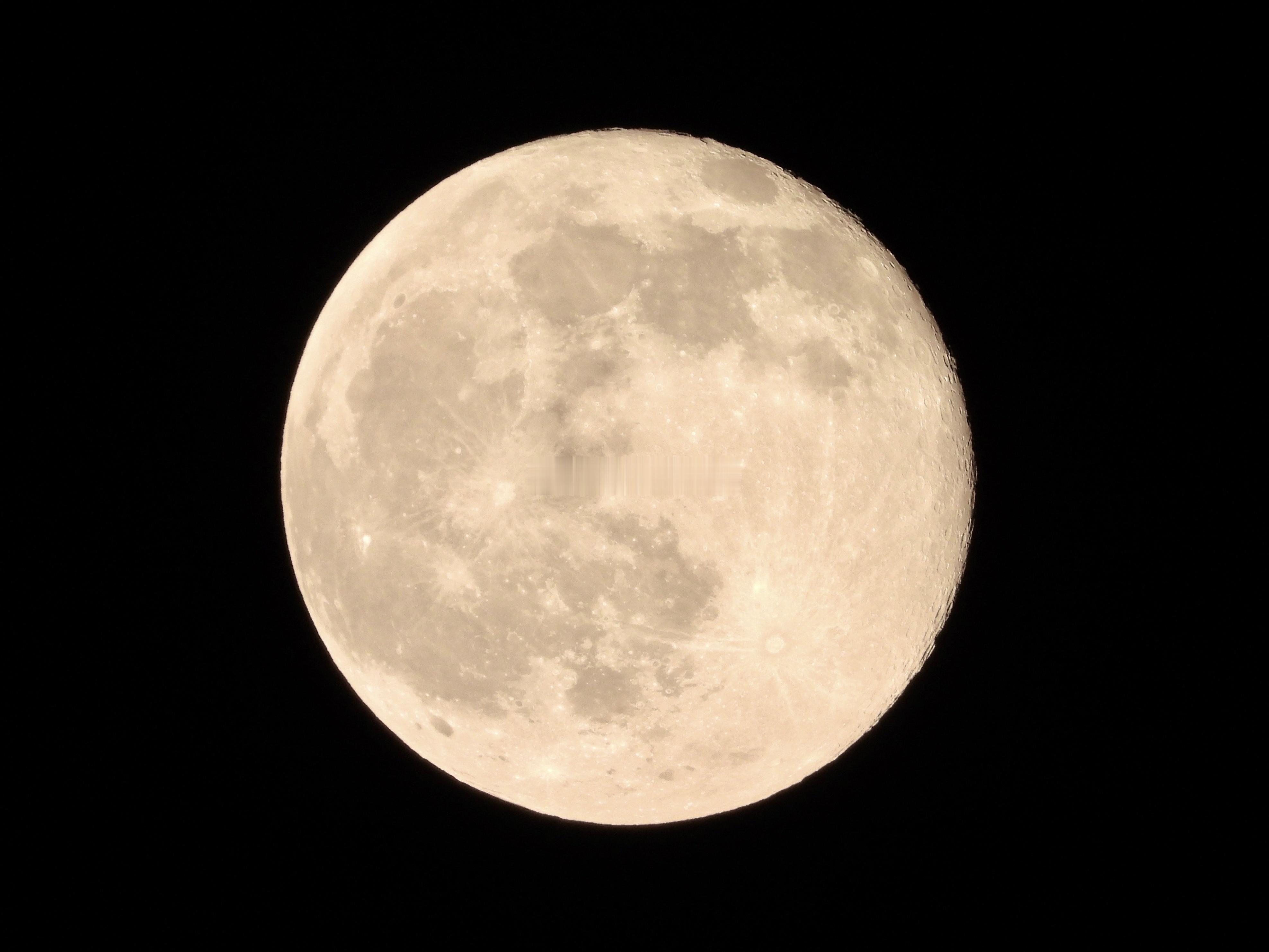 十五的月亮十七圆平分秋色一轮满，长伴云衢千里明，🌕  ​​​
