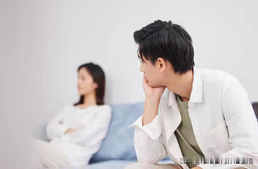 很多中国式的婚姻看起来挺好的，可有一个不大不小的问题：缺乏亲密。
你可能会说，夫