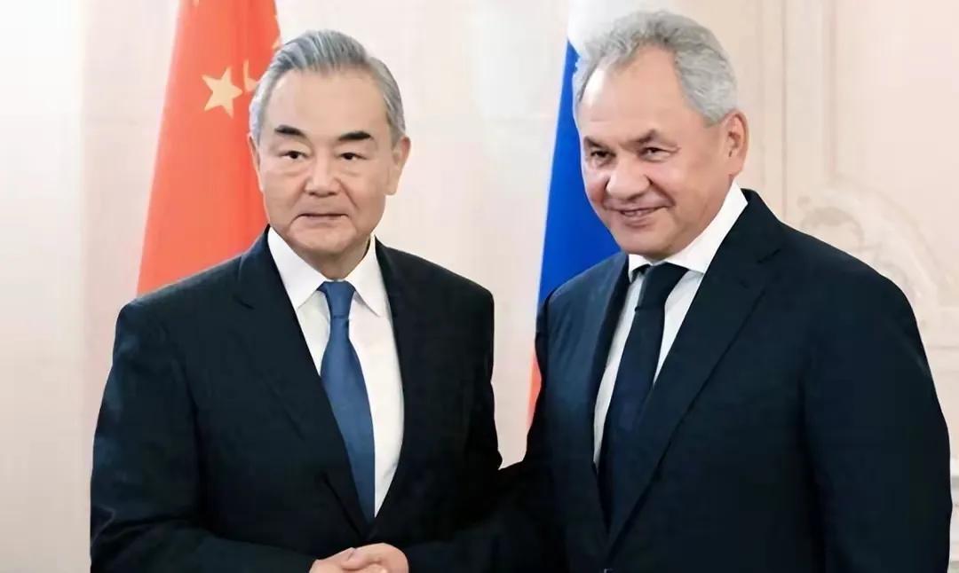 绍伊古访华，见识了中国力量！
      俄罗斯联邦安全会议秘书、前防长绍伊古为