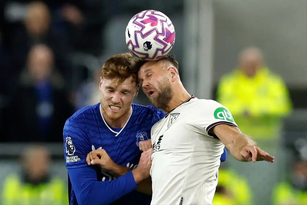 米兰冬窗锋线补强对象：32岁&英超保级队都踢不上现在的意甲联赛真是老将和失意球星