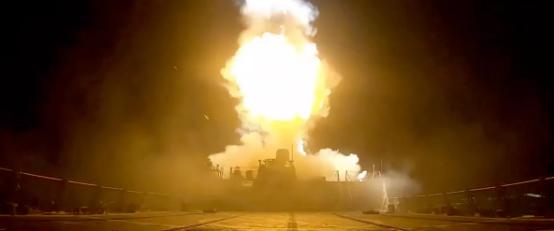 美国真的撤兵了！
 
8月1日当天，美国驻中东十个国家的使领馆几乎同时发出安全警