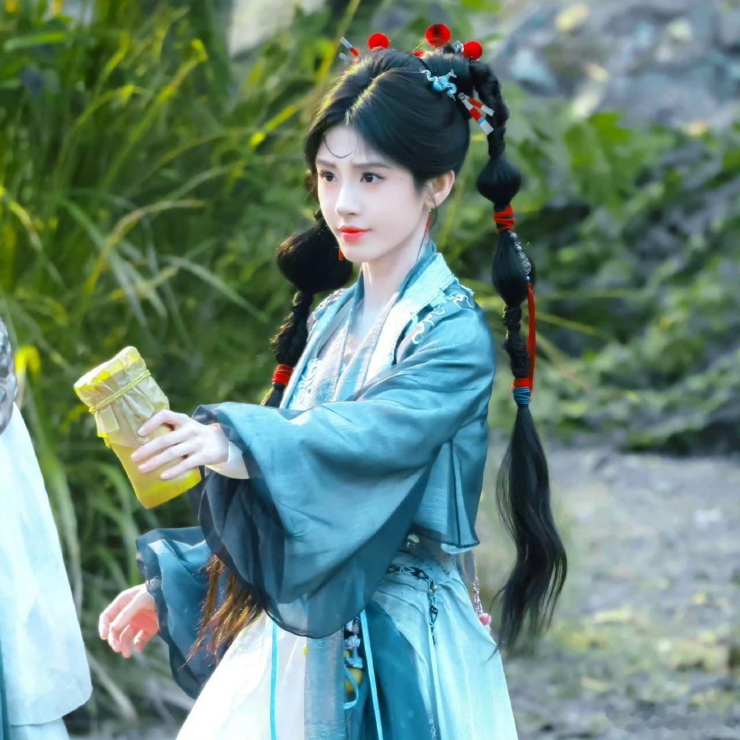 虞书欣鞠婧祎孙千爱奇艺待播剧虞书欣鞠婧祎孙千爱奇艺新剧营业 虞书欣、鞠婧祎、孙千