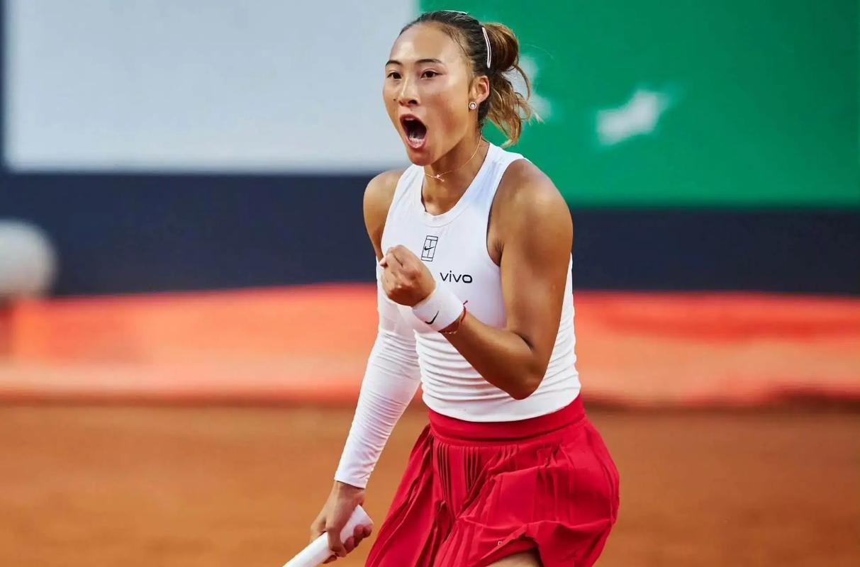 自失不断，郑钦文遗憾止步女单八强

WTA250雅典站网球女单1/4决赛，中国选