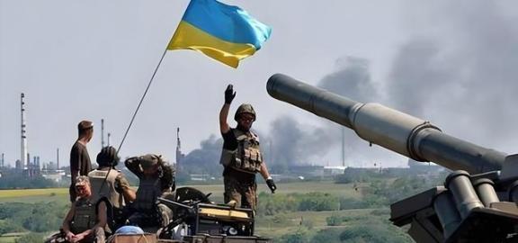 仗打完了，分赃开始了。乌克兰这仗打完了，分赃开始了。地归俄罗斯，钱归美国，命归乌