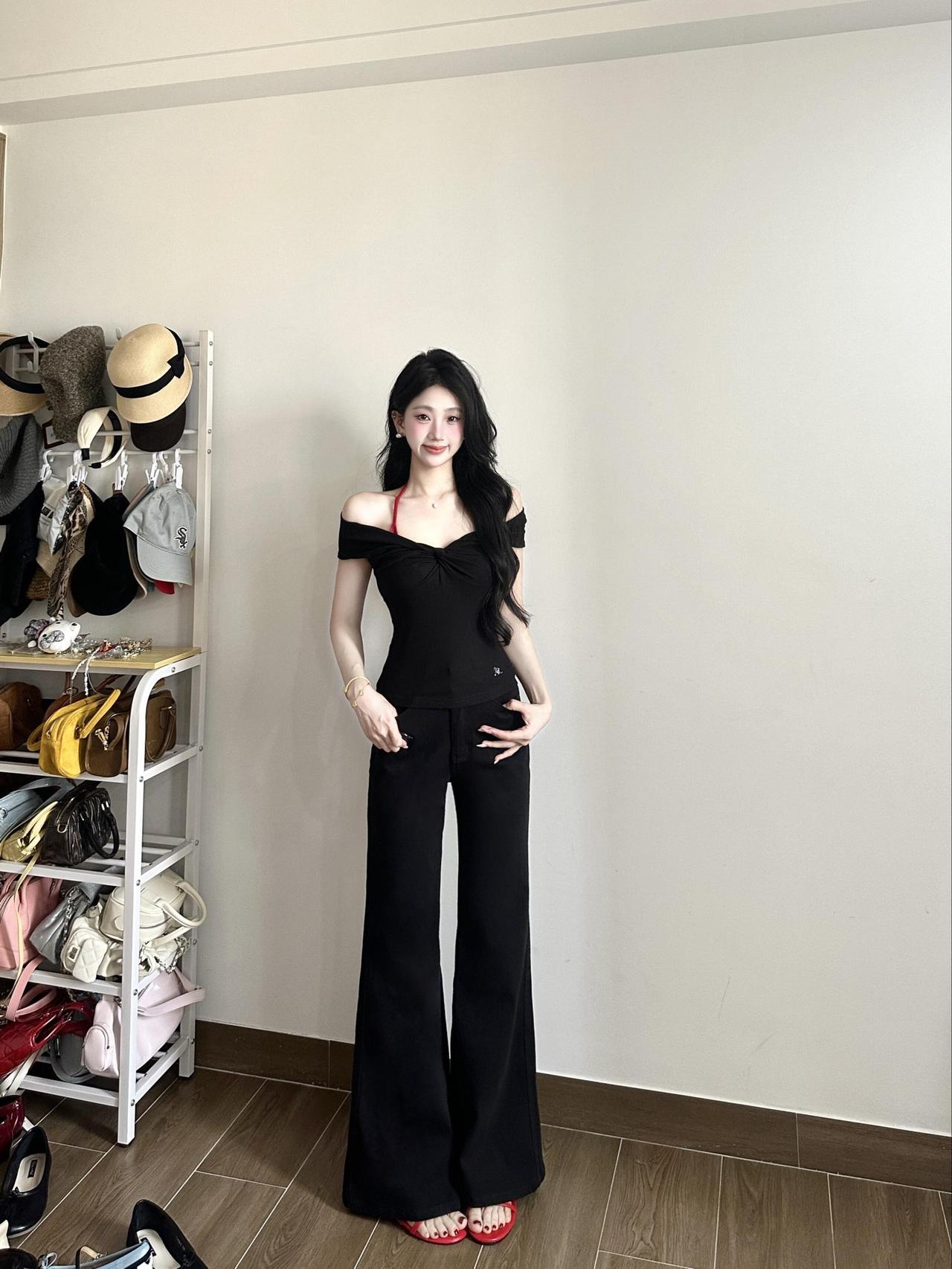 生活中的小温柔，藏在晨起的朝阳里，藏在午后的微风里，藏在傍晚的晚霞里，保持好心情