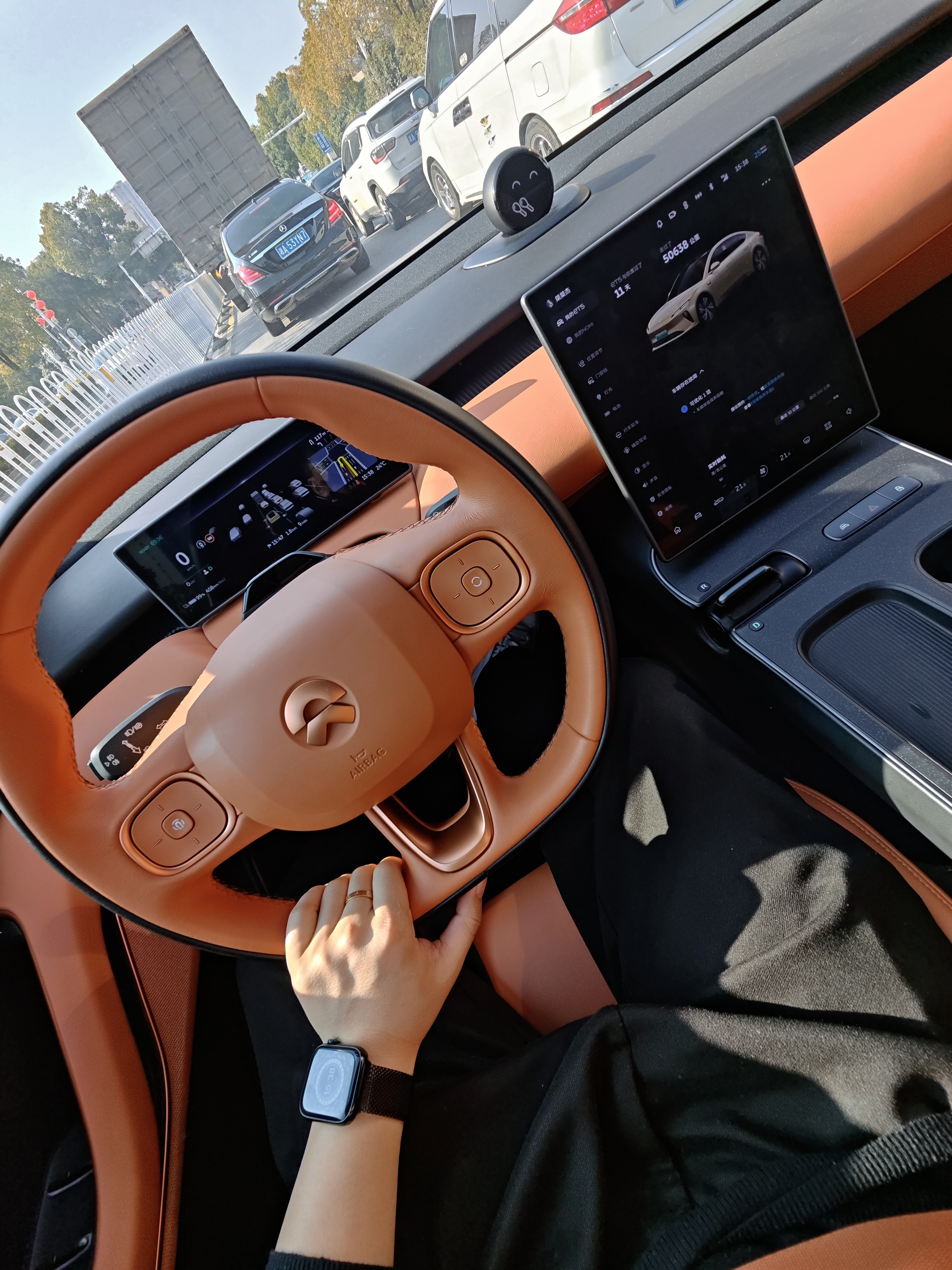 蔚来积分的用处最近过年回老婆老家，租了辆ET5开直接用的是蔚来的积分相比于自己在